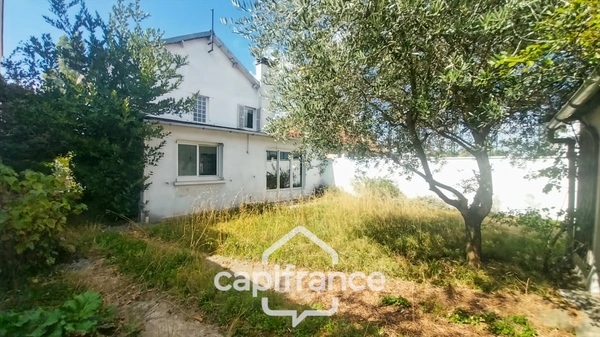 Champigny-sur-Marne-A vendre maison individuelle 4p -3 chambres-Jardin-Garage-Parcelle 328m2-Calme-Luminosité