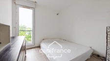 Chennevières-sur-Marne-A vendre appartement 3 pièces traversant-2 chambres- 2 balcons-2ème étage-ascenseur-Parking
