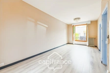 Vitry-sur-Seine-A vendre maison 5 pièces-jardin-terrasse-parcelle de 433m2-12mn à pied RER C et ligne 15-Parking