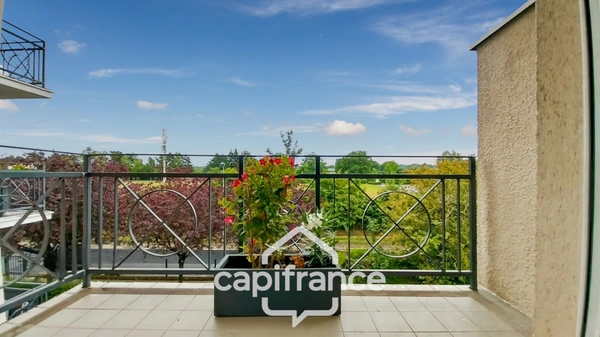 Chennevières-sur-Marne-A vendre appartement 3 pièces traversant-2 chambres- 2 balcons-2ème étage-ascenseur-Parking