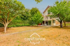 Vitry-sur-Seine-A vendre maison 5 pièces-jardin-terrasse-parcelle de 433m2-12mn à pied RER C et ligne 15-Parking