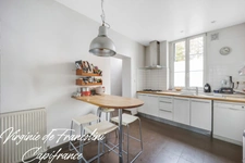 Ivry-sur-Seine - For sale: 7-room house - 4 bedrooms - veranda, garden, garage, cellar - 3-minute walk to metro line 7 - quiet location