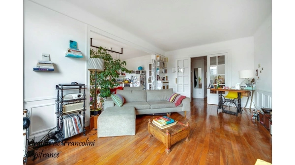 75019-A vendre superbe appartement 4 pièces-2 chambres-Vue sur le Parc des Buttes-Chaumont-6ème étage-ascenseur