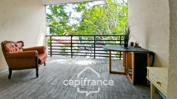 Bagnolet-A vendre studio 17,91 m2 avec terrasse 9 m2-Fort potentiel-avec ascenseur-5mn à pied métro L3-12 mn L9
