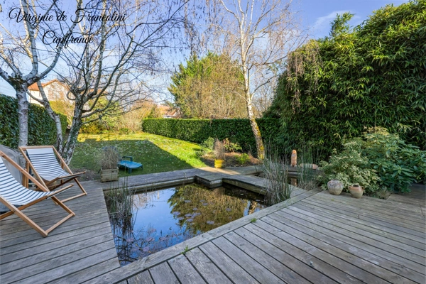 Sucy-en-Brie, Maison d'exception, parcelle de 800m², 259m² au sol, 4 chambres, 3 terrasses, jardin, garage, sous-sol