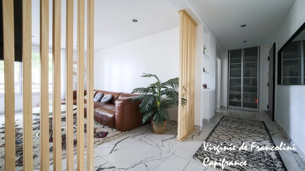 Vincennes- Somptueux appartement familial- 84m2- 3 chambres- traversant- proche transports-commerces-Ecoles -cave