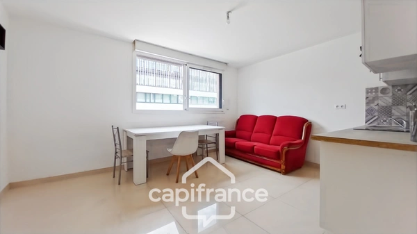 Bagnolet limite Montreuil-A vendre studio de 23m2 - 2ème étage avec ascenseur- luminosité -5 mn à pied métro Ligne3