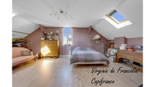 A vendre-Meulière-Centre-Ville-7 pièces-Parcelle de 500 m²-garages-Sous-sol-11 mn à pied RER E-6mn en voiture RER A