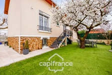 Champigny-sur-Marne-Maison 5 pièces-Traversante-excellent état-non mitoyenne-jardin-garage-sous-sol total aménagé