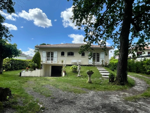 Maison à vendre 5 pièces PESSAC (33)