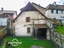 A VENDRE  SAINT GEOIRE EN VALDAINE (38) Maison de village , 8 pièces , 4 ch,dépendances, terrain ,  rénovée