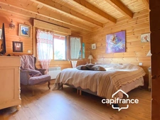 01300 CUZIEU MAISON BOIS MASSIF TYPE CHALET, 146 m² ,PLAIN-PIED TERRASSE, GARAGE,PISCINE, TERRAIN 1100 M2