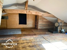 A VENDRE  SAINT GEOIRE EN VALDAINE (38) Maison de village , 8 pièces , 4 ch,dépendances, terrain ,  rénovée