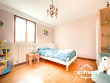 Maison  5 pièces, 115 m2 ,3 ch, dépendance,sur terrain 600 m2  AIX LES BAINS (73) 