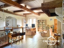 GRANDE MAISON FAMILIALE  10 pièces 256 m² habitables sur 2 niveaux avec GITE terrain 14500 m²