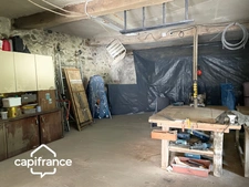 A VENDRE  SAINT GEOIRE EN VALDAINE (38) Maison de village , 8 pièces , 4 ch,dépendances, terrain ,  rénovée
