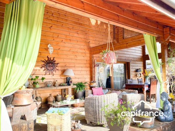 01300 CUZIEU MAISON BOIS MASSIF TYPE CHALET, 146 m² ,PLAIN-PIED TERRASSE, GARAGE,PISCINE, TERRAIN 1100 M2