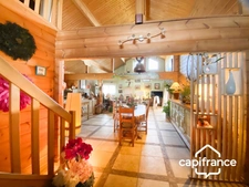 01300 CUZIEU MAISON BOIS MASSIF TYPE CHALET, 146 m² ,PLAIN-PIED TERRASSE, GARAGE,PISCINE, TERRAIN 1100 M2