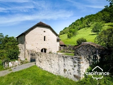 GRANDE MAISON FAMILIALE  10 pièces 256 m² habitables sur 2 niveaux avec GITE terrain 14500 m²