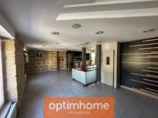 Immeuble 3 niveaux, 210 m² utiles, vitrine et jardin de 397 m²