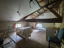 Maison de campagne avec dépendances et terrain borné de 1,35 hectares (32)