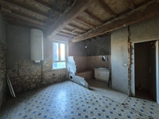 Maison de campagne avec dépendances et terrain borné de 1,35 hectares (32)