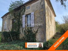 Maison ancienne en pierre à rénover entièrement + jardin arboré de 2200m² en zone Uc, potentiellement constructible