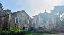 Maison ancienne en pierre à rénover entièrement + jardin arboré de 2200m² en zone Uc, potentiellement constructible