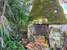 Maison ancienne en pierre à rénover entièrement + jardin arboré de 2200m² en zone Uc, potentiellement constructible