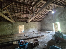 Maison de campagne avec dépendances et terrain borné de 1,35 hectares (32)