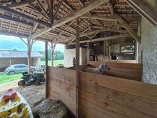 Maison de campagne avec dépendances et terrain borné de 1,35 hectares (32)