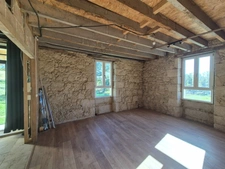 Maison de campagne avec dépendances et terrain borné de 1,35 hectares (32)