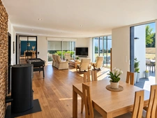 Maison contemporaine de 165 m² avec garage de 180 m² et vaste terrain à Saint-Vincent-sur-Oust