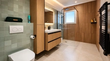 Maison 3 chambres, rénovée, de plain-pied avec piscine chauffée et jacuzzi 