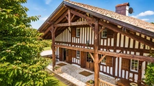 Soustons, authentique maison landaise du XVIIIe, 265 m², dépendances, piscine, parc paysagé 6 800 m², à 2 minutes du centre et du lac.
