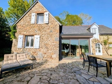 Une maison en pierre avec vue sur la Rance, entre nature et proximité