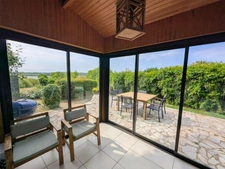 Une maison en pierre avec vue sur la Rance, entre nature et proximité