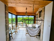 Une maison en pierre avec vue sur la Rance, entre nature et proximité