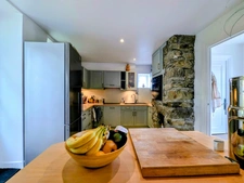 Une maison en pierre avec vue sur la Rance, entre nature et proximité