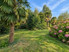 LONGÈRE EN PIERRE RÉNOVÉE AVEC VÉRANDA DE 30 M² ET JARDIN ARBORÉ – SAINT-GUINOUX