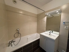 ROSENAU – Très bel appartement 2 pièces de 43 m² avec terrasse de 10 m², cave et 2 places de parking privatives – À proximité immédiate de la Suisse !