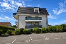 ROSENAU – Très bel appartement 2 pièces de 43 m² avec terrasse de 10 m², cave et 2 places de parking privatives – À proximité immédiate de la Suisse !