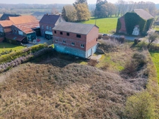 Bâtiment commercial à aménager avec forte visibilité sur axe passant – Bavay