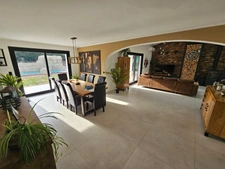 Roquefort les Pins – Charming, fully renovated property with swimming pool, just 5 minutes from the town centre 