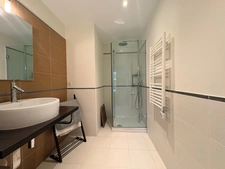 THEOULE-SUR-MER - 2-BEDROOM APARTMENT - GROUND FLOOR - RECENTLY BUILT LUXURY RESIDENCE - A FEW METERS FROM THE PORT AND THE FIGUEIRETTE BEACHES - GARAGE