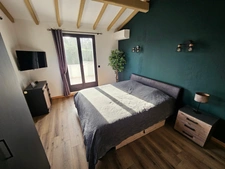 Roquefort les Pins – Charming, fully renovated property with swimming pool, just 5 minutes from the town centre 