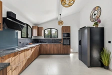 Roquefort les Pins – Charming, fully renovated property with swimming pool, just 5 minutes from the town centre 