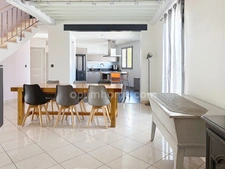Maison familiale avec piscine et beaux volumes – Daix – 188 m²