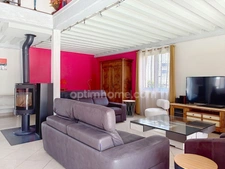 Maison familiale avec piscine et beaux volumes – Daix – 188 m²