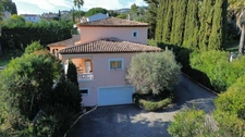Villa in Mandelieu-la-Napoule – Minelle – 300 m² – Flat land – Swimming pool – 4 suites – Triple garage